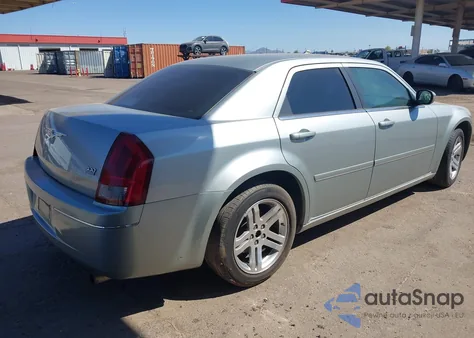 2005 Chrysler 300 Touring from USA, damaged, VIN 2C3AA53G55H105549